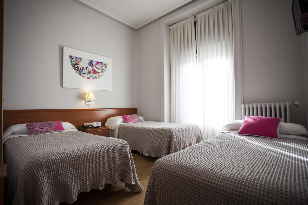 Camera Matrimoniale con Letto Supplementare
